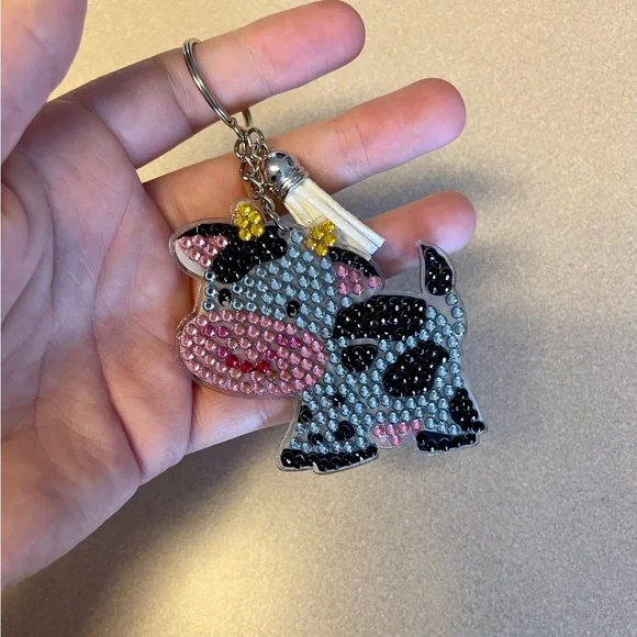 Handmade Diamond Dot Keychain - Cow - Picture 3 of 4